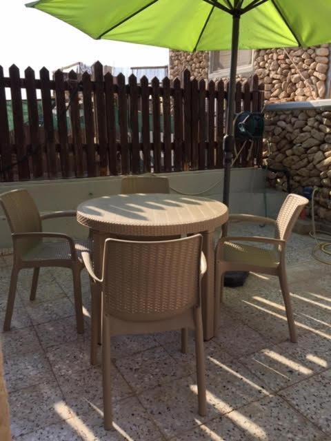 הבית של דרורי Neve Zohar Exterior foto